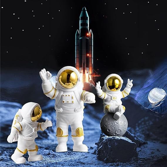 Street27 Polyvinyl Chloride 3Pcs Astronaut Action Figurine